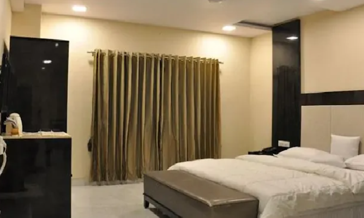 1 x AC Deluxe Room 